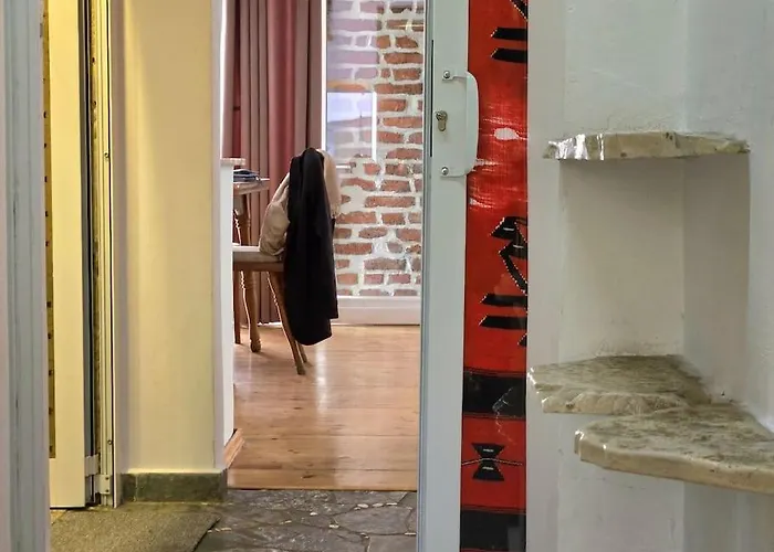 Albanian Art In Tirana's Heart 公寓 *