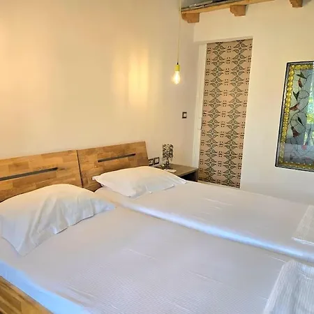 Albanian Art In Tirana's Heart Апартаменты Тирана