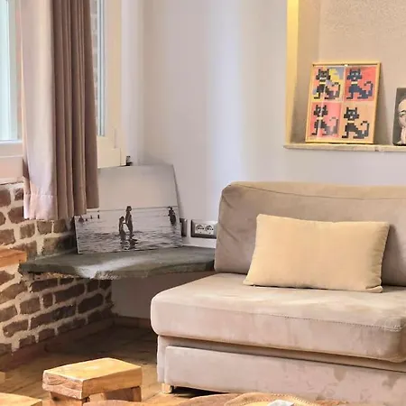 Albanian Art In Tirana's Heart Apartment