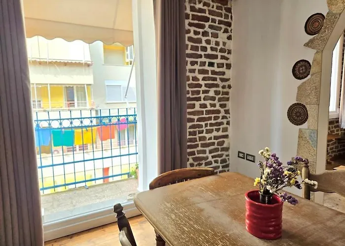 Albanian Art In Tirana's Heart Apartment *