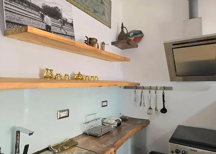 Apartment Albanian Art In Tirana's Heart *